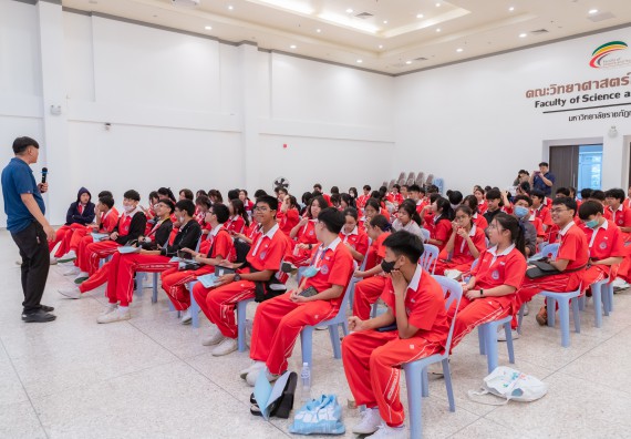 ภาพกิจกรรม  คณะวิทยาศาสตร์และเทคโนโลยี มหาวิทยาลัยราชภัฏกำแพงเพชร ร่วมกับโรงเรียนกำแพงเพชรพิทยาคม จัดกิจกรรมค่ายวิทยาศาสตร์นักเรียนห้องเรียนพิเศษวิทยาศาสตร์