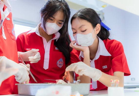 ภาพกิจกรรม  คณะวิทยาศาสตร์และเทคโนโลยี มหาวิทยาลัยราชภัฏกำแพงเพชร ร่วมกับโรงเรียนกำแพงเพชรพิทยาคม จัดกิจกรรมค่ายวิทยาศาสตร์นักเรียนห้องเรียนพิเศษวิทยาศาสตร์