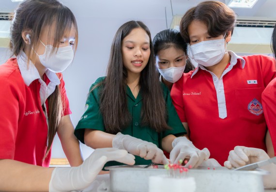 ภาพกิจกรรม  คณะวิทยาศาสตร์และเทคโนโลยี มหาวิทยาลัยราชภัฏกำแพงเพชร ร่วมกับโรงเรียนกำแพงเพชรพิทยาคม จัดกิจกรรมค่ายวิทยาศาสตร์นักเรียนห้องเรียนพิเศษวิทยาศาสตร์