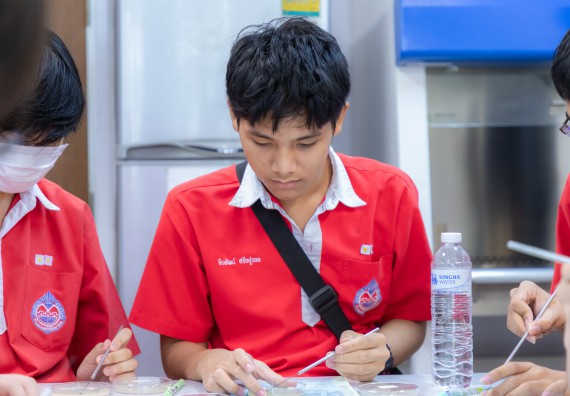 ภาพกิจกรรม  คณะวิทยาศาสตร์และเทคโนโลยี มหาวิทยาลัยราชภัฏกำแพงเพชร ร่วมกับโรงเรียนกำแพงเพชรพิทยาคม จัดกิจกรรมค่ายวิทยาศาสตร์นักเรียนห้องเรียนพิเศษวิทยาศาสตร์