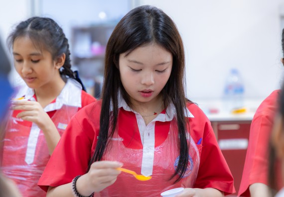 ภาพกิจกรรม  คณะวิทยาศาสตร์และเทคโนโลยี มหาวิทยาลัยราชภัฏกำแพงเพชร ร่วมกับโรงเรียนกำแพงเพชรพิทยาคม จัดกิจกรรมค่ายวิทยาศาสตร์นักเรียนห้องเรียนพิเศษวิทยาศาสตร์