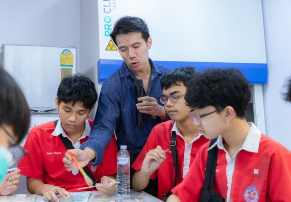 ภาพกิจกรรม  คณะวิทยาศาสตร์และเทคโนโลยี มหาวิทยาลัยราชภัฏกำแพงเพชร ร่วมกับโรงเรียนกำแพงเพชรพิทยาคม จัดกิจกรรมค่ายวิทยาศาสตร์นักเรียนห้องเรียนพิเศษวิทยาศาสตร์