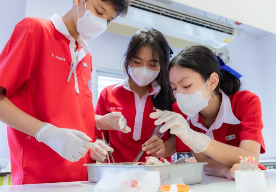 ภาพกิจกรรม  คณะวิทยาศาสตร์และเทคโนโลยี มหาวิทยาลัยราชภัฏกำแพงเพชร ร่วมกับโรงเรียนกำแพงเพชรพิทยาคม จัดกิจกรรมค่ายวิทยาศาสตร์นักเรียนห้องเรียนพิเศษวิทยาศาสตร์