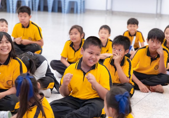 ภาพกิจกรรม  คณะวิทยาศาสตร์และเทคโนโลยี มหาวิทยาลัยราชภัฏกำแพงเพชร ร่วมกับโรงเรียนเทศบาล 2 (วัดทุ่งสวน) จัดกิจกรรมค่ายปฏิบัติการทางวิทยาศาสตร์ โรงเรียนเทศบาล 2 (วัดทุ่งสวน) ตามโครงการห้องเรียนอัจฉริยะ ให้กับนักเรียนระดับชั้นประถมศึกษาปีที่ 1-4