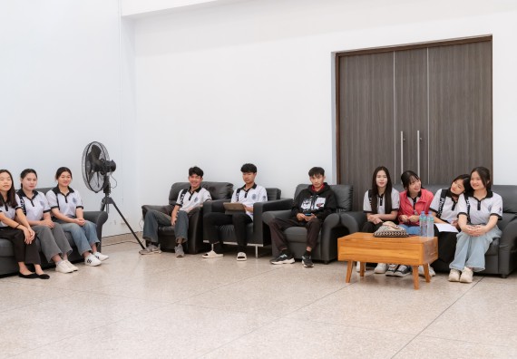 ภาพกิจกรรม  คณะวิทยาศาสตร์และเทคโนโลยี มหาวิทยาลัยราชภัฏกำแพงเพชร ร่วมกับโรงเรียนเทศบาล 2 (วัดทุ่งสวน) จัดกิจกรรมค่ายปฏิบัติการทางวิทยาศาสตร์ โรงเรียนเทศบาล 2 (วัดทุ่งสวน) ตามโครงการห้องเรียนอัจฉริยะ ให้กับนักเรียนระดับชั้นประถมศึกษาปีที่ 1-4