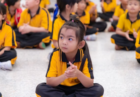 ภาพกิจกรรม  คณะวิทยาศาสตร์และเทคโนโลยี มหาวิทยาลัยราชภัฏกำแพงเพชร ร่วมกับโรงเรียนเทศบาล 2 (วัดทุ่งสวน) จัดกิจกรรมค่ายปฏิบัติการทางวิทยาศาสตร์ โรงเรียนเทศบาล 2 (วัดทุ่งสวน) ตามโครงการห้องเรียนอัจฉริยะ ให้กับนักเรียนระดับชั้นประถมศึกษาปีที่ 1-4