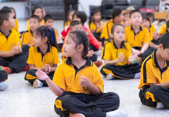 ภาพกิจกรรม  คณะวิทยาศาสตร์และเทคโนโลยี มหาวิทยาลัยราชภัฏกำแพงเพชร ร่วมกับโรงเรียนเทศบาล 2 (วัดทุ่งสวน) จัดกิจกรรมค่ายปฏิบัติการทางวิทยาศาสตร์ โรงเรียนเทศบาล 2 (วัดทุ่งสวน) ตามโครงการห้องเรียนอัจฉริยะ ให้กับนักเรียนระดับชั้นประถมศึกษาปีที่ 1-4