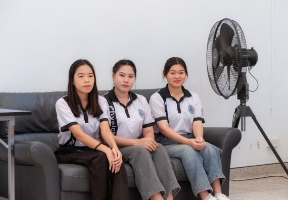 ภาพกิจกรรม  คณะวิทยาศาสตร์และเทคโนโลยี มหาวิทยาลัยราชภัฏกำแพงเพชร ร่วมกับโรงเรียนเทศบาล 2 (วัดทุ่งสวน) จัดกิจกรรมค่ายปฏิบัติการทางวิทยาศาสตร์ โรงเรียนเทศบาล 2 (วัดทุ่งสวน) ตามโครงการห้องเรียนอัจฉริยะ ให้กับนักเรียนระดับชั้นประถมศึกษาปีที่ 1-4