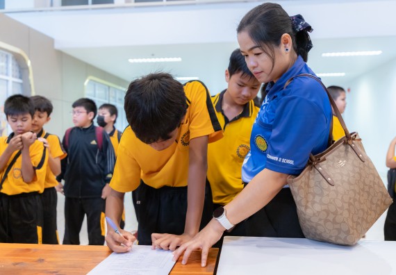 ภาพกิจกรรม  คณะวิทยาศาสตร์และเทคโนโลยี มหาวิทยาลัยราชภัฏกำแพงเพชร ร่วมกับโรงเรียนเทศบาล 2 (วัดทุ่งสวน) จัดกิจกรรมค่ายปฏิบัติการทางวิทยาศาสตร์ โรงเรียนเทศบาล 2 (วัดทุ่งสวน) ตามโครงการห้องเรียนอัจฉริยะ ให้กับนักเรียนระดับชั้นประถมศึกษาปีที่ 1-4