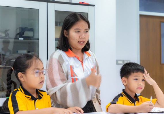 ภาพกิจกรรม  คณะวิทยาศาสตร์และเทคโนโลยี มหาวิทยาลัยราชภัฏกำแพงเพชร ร่วมกับโรงเรียนเทศบาล 2 (วัดทุ่งสวน) จัดกิจกรรมค่ายปฏิบัติการทางวิทยาศาสตร์ โรงเรียนเทศบาล 2 (วัดทุ่งสวน) ตามโครงการห้องเรียนอัจฉริยะ ให้กับนักเรียนระดับชั้นประถมศึกษาปีที่ 1-4