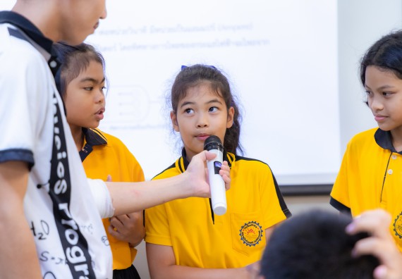 ภาพกิจกรรม  คณะวิทยาศาสตร์และเทคโนโลยี มหาวิทยาลัยราชภัฏกำแพงเพชร ร่วมกับโรงเรียนเทศบาล 2 (วัดทุ่งสวน) จัดกิจกรรมค่ายปฏิบัติการทางวิทยาศาสตร์ โรงเรียนเทศบาล 2 (วัดทุ่งสวน) ตามโครงการห้องเรียนอัจฉริยะ ให้กับนักเรียนระดับชั้นประถมศึกษาปีที่ 1-4