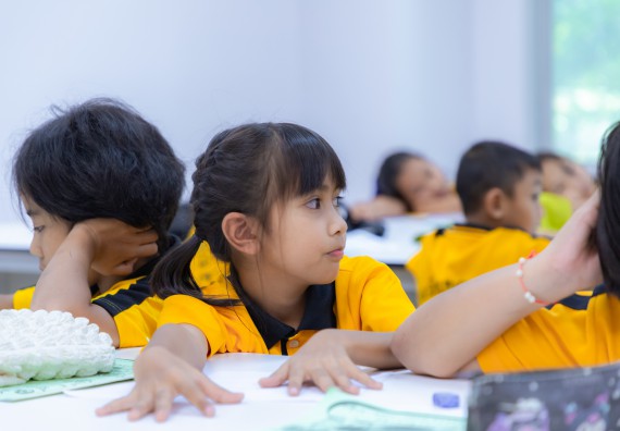 ภาพกิจกรรม  คณะวิทยาศาสตร์และเทคโนโลยี มหาวิทยาลัยราชภัฏกำแพงเพชร ร่วมกับโรงเรียนเทศบาล 2 (วัดทุ่งสวน) จัดกิจกรรมค่ายปฏิบัติการทางวิทยาศาสตร์ โรงเรียนเทศบาล 2 (วัดทุ่งสวน) ตามโครงการห้องเรียนอัจฉริยะ ให้กับนักเรียนระดับชั้นประถมศึกษาปีที่ 1-4