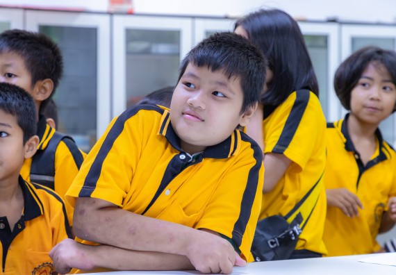 ภาพกิจกรรม  คณะวิทยาศาสตร์และเทคโนโลยี มหาวิทยาลัยราชภัฏกำแพงเพชร ร่วมกับโรงเรียนเทศบาล 2 (วัดทุ่งสวน) จัดกิจกรรมค่ายปฏิบัติการทางวิทยาศาสตร์ โรงเรียนเทศบาล 2 (วัดทุ่งสวน) ตามโครงการห้องเรียนอัจฉริยะ ให้กับนักเรียนระดับชั้นประถมศึกษาปีที่ 1-4