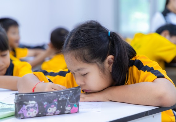 ภาพกิจกรรม  คณะวิทยาศาสตร์และเทคโนโลยี มหาวิทยาลัยราชภัฏกำแพงเพชร ร่วมกับโรงเรียนเทศบาล 2 (วัดทุ่งสวน) จัดกิจกรรมค่ายปฏิบัติการทางวิทยาศาสตร์ โรงเรียนเทศบาล 2 (วัดทุ่งสวน) ตามโครงการห้องเรียนอัจฉริยะ ให้กับนักเรียนระดับชั้นประถมศึกษาปีที่ 1-4