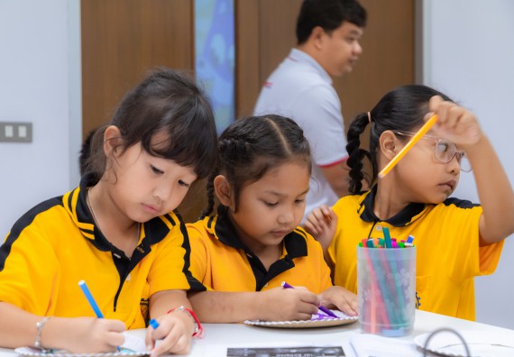 ภาพกิจกรรม  คณะวิทยาศาสตร์และเทคโนโลยี มหาวิทยาลัยราชภัฏกำแพงเพชร ร่วมกับโรงเรียนเทศบาล 2 (วัดทุ่งสวน) จัดกิจกรรมค่ายปฏิบัติการทางวิทยาศาสตร์ โรงเรียนเทศบาล 2 (วัดทุ่งสวน) ตามโครงการห้องเรียนอัจฉริยะ ให้กับนักเรียนระดับชั้นประถมศึกษาปีที่ 1-4