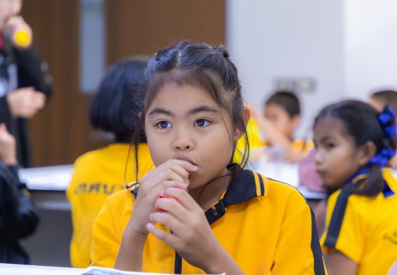 ภาพกิจกรรม  คณะวิทยาศาสตร์และเทคโนโลยี มหาวิทยาลัยราชภัฏกำแพงเพชร ร่วมกับโรงเรียนเทศบาล 2 (วัดทุ่งสวน) จัดกิจกรรมค่ายปฏิบัติการทางวิทยาศาสตร์ โรงเรียนเทศบาล 2 (วัดทุ่งสวน) ตามโครงการห้องเรียนอัจฉริยะ ให้กับนักเรียนระดับชั้นประถมศึกษาปีที่ 1-4