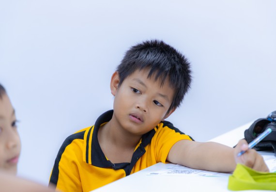 ภาพกิจกรรม  คณะวิทยาศาสตร์และเทคโนโลยี มหาวิทยาลัยราชภัฏกำแพงเพชร ร่วมกับโรงเรียนเทศบาล 2 (วัดทุ่งสวน) จัดกิจกรรมค่ายปฏิบัติการทางวิทยาศาสตร์ โรงเรียนเทศบาล 2 (วัดทุ่งสวน) ตามโครงการห้องเรียนอัจฉริยะ ให้กับนักเรียนระดับชั้นประถมศึกษาปีที่ 1-4