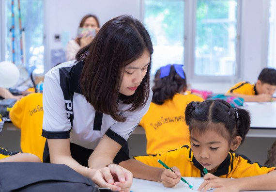 ภาพกิจกรรม  คณะวิทยาศาสตร์และเทคโนโลยี มหาวิทยาลัยราชภัฏกำแพงเพชร ร่วมกับโรงเรียนเทศบาล 2 (วัดทุ่งสวน) จัดกิจกรรมค่ายปฏิบัติการทางวิทยาศาสตร์ โรงเรียนเทศบาล 2 (วัดทุ่งสวน) ตามโครงการห้องเรียนอัจฉริยะ ให้กับนักเรียนระดับชั้นประถมศึกษาปีที่ 1-4