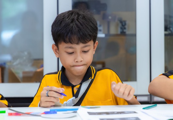 ภาพกิจกรรม  คณะวิทยาศาสตร์และเทคโนโลยี มหาวิทยาลัยราชภัฏกำแพงเพชร ร่วมกับโรงเรียนเทศบาล 2 (วัดทุ่งสวน) จัดกิจกรรมค่ายปฏิบัติการทางวิทยาศาสตร์ โรงเรียนเทศบาล 2 (วัดทุ่งสวน) ตามโครงการห้องเรียนอัจฉริยะ ให้กับนักเรียนระดับชั้นประถมศึกษาปีที่ 1-4