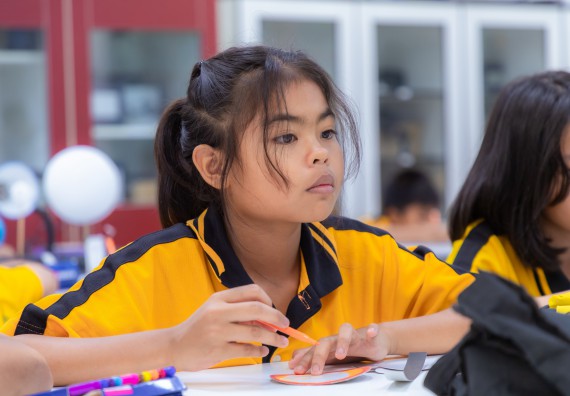 ภาพกิจกรรม  คณะวิทยาศาสตร์และเทคโนโลยี มหาวิทยาลัยราชภัฏกำแพงเพชร ร่วมกับโรงเรียนเทศบาล 2 (วัดทุ่งสวน) จัดกิจกรรมค่ายปฏิบัติการทางวิทยาศาสตร์ โรงเรียนเทศบาล 2 (วัดทุ่งสวน) ตามโครงการห้องเรียนอัจฉริยะ ให้กับนักเรียนระดับชั้นประถมศึกษาปีที่ 1-4