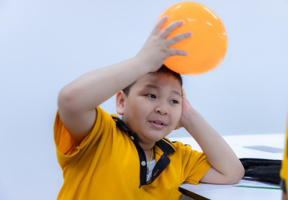 ภาพกิจกรรม  คณะวิทยาศาสตร์และเทคโนโลยี มหาวิทยาลัยราชภัฏกำแพงเพชร ร่วมกับโรงเรียนเทศบาล 2 (วัดทุ่งสวน) จัดกิจกรรมค่ายปฏิบัติการทางวิทยาศาสตร์ โรงเรียนเทศบาล 2 (วัดทุ่งสวน) ตามโครงการห้องเรียนอัจฉริยะ ให้กับนักเรียนระดับชั้นประถมศึกษาปีที่ 1-4