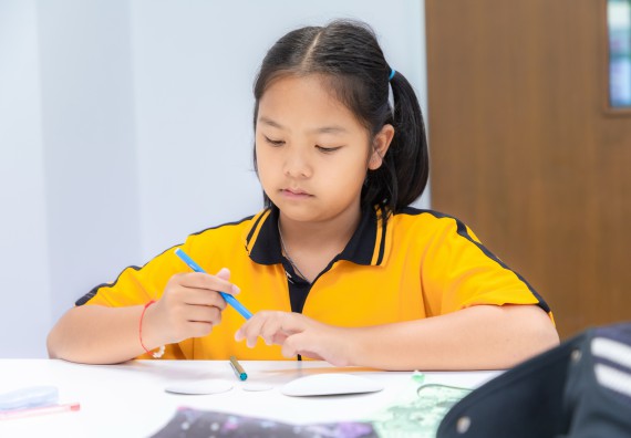 ภาพกิจกรรม  คณะวิทยาศาสตร์และเทคโนโลยี มหาวิทยาลัยราชภัฏกำแพงเพชร ร่วมกับโรงเรียนเทศบาล 2 (วัดทุ่งสวน) จัดกิจกรรมค่ายปฏิบัติการทางวิทยาศาสตร์ โรงเรียนเทศบาล 2 (วัดทุ่งสวน) ตามโครงการห้องเรียนอัจฉริยะ ให้กับนักเรียนระดับชั้นประถมศึกษาปีที่ 1-4