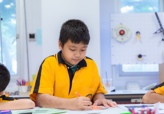 ภาพกิจกรรม  คณะวิทยาศาสตร์และเทคโนโลยี มหาวิทยาลัยราชภัฏกำแพงเพชร ร่วมกับโรงเรียนเทศบาล 2 (วัดทุ่งสวน) จัดกิจกรรมค่ายปฏิบัติการทางวิทยาศาสตร์ โรงเรียนเทศบาล 2 (วัดทุ่งสวน) ตามโครงการห้องเรียนอัจฉริยะ ให้กับนักเรียนระดับชั้นประถมศึกษาปีที่ 1-4