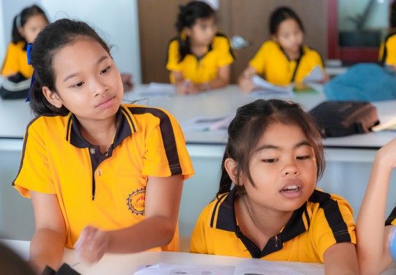 ภาพกิจกรรม  คณะวิทยาศาสตร์และเทคโนโลยี มหาวิทยาลัยราชภัฏกำแพงเพชร ร่วมกับโรงเรียนเทศบาล 2 (วัดทุ่งสวน) จัดกิจกรรมค่ายปฏิบัติการทางวิทยาศาสตร์ โรงเรียนเทศบาล 2 (วัดทุ่งสวน) ตามโครงการห้องเรียนอัจฉริยะ ให้กับนักเรียนระดับชั้นประถมศึกษาปีที่ 1-4