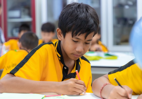 ภาพกิจกรรม  คณะวิทยาศาสตร์และเทคโนโลยี มหาวิทยาลัยราชภัฏกำแพงเพชร ร่วมกับโรงเรียนเทศบาล 2 (วัดทุ่งสวน) จัดกิจกรรมค่ายปฏิบัติการทางวิทยาศาสตร์ โรงเรียนเทศบาล 2 (วัดทุ่งสวน) ตามโครงการห้องเรียนอัจฉริยะ ให้กับนักเรียนระดับชั้นประถมศึกษาปีที่ 1-4