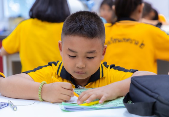 ภาพกิจกรรม  คณะวิทยาศาสตร์และเทคโนโลยี มหาวิทยาลัยราชภัฏกำแพงเพชร ร่วมกับโรงเรียนเทศบาล 2 (วัดทุ่งสวน) จัดกิจกรรมค่ายปฏิบัติการทางวิทยาศาสตร์ โรงเรียนเทศบาล 2 (วัดทุ่งสวน) ตามโครงการห้องเรียนอัจฉริยะ ให้กับนักเรียนระดับชั้นประถมศึกษาปีที่ 1-4