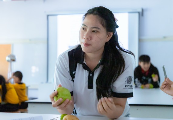 ภาพกิจกรรม  คณะวิทยาศาสตร์และเทคโนโลยี มหาวิทยาลัยราชภัฏกำแพงเพชร ร่วมกับโรงเรียนเทศบาล 2 (วัดทุ่งสวน) จัดกิจกรรมค่ายปฏิบัติการทางวิทยาศาสตร์ โรงเรียนเทศบาล 2 (วัดทุ่งสวน) ตามโครงการห้องเรียนอัจฉริยะ ให้กับนักเรียนระดับชั้นประถมศึกษาปีที่ 1-4