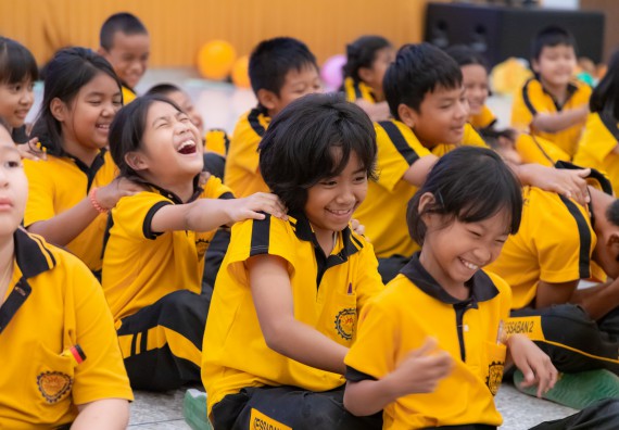 ภาพกิจกรรม  คณะวิทยาศาสตร์และเทคโนโลยี มหาวิทยาลัยราชภัฏกำแพงเพชร ร่วมกับโรงเรียนเทศบาล 2 (วัดทุ่งสวน) จัดกิจกรรมค่ายปฏิบัติการทางวิทยาศาสตร์ โรงเรียนเทศบาล 2 (วัดทุ่งสวน) ตามโครงการห้องเรียนอัจฉริยะ ให้กับนักเรียนระดับชั้นประถมศึกษาปีที่ 1-4