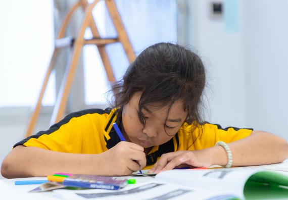 ภาพกิจกรรม  คณะวิทยาศาสตร์และเทคโนโลยี มหาวิทยาลัยราชภัฏกำแพงเพชร ร่วมกับโรงเรียนเทศบาล 2 (วัดทุ่งสวน) จัดกิจกรรมค่ายปฏิบัติการทางวิทยาศาสตร์ โรงเรียนเทศบาล 2 (วัดทุ่งสวน) ตามโครงการห้องเรียนอัจฉริยะ ให้กับนักเรียนระดับชั้นประถมศึกษาปีที่ 1-4