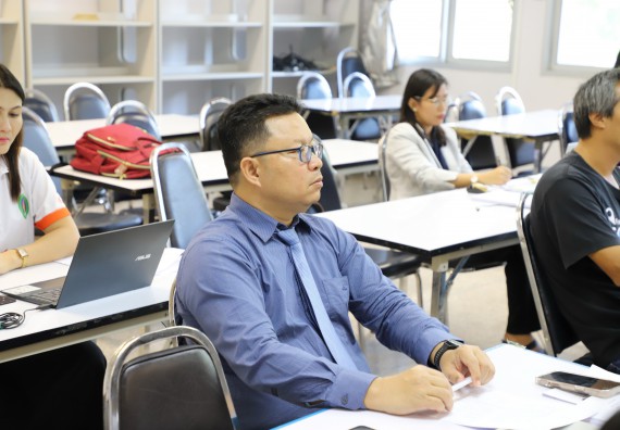 ภาพกิจกรรม  โปรแกรมวิชาเคมี คณะวิทยาศาสตร์และเทคโนโลยี ม.ราชภัฏกำแพงเพชร จัดกิจกรรมการสอบโครงการวิจัยทางเคมีแบบปากเปล่า (Oral Presentation)