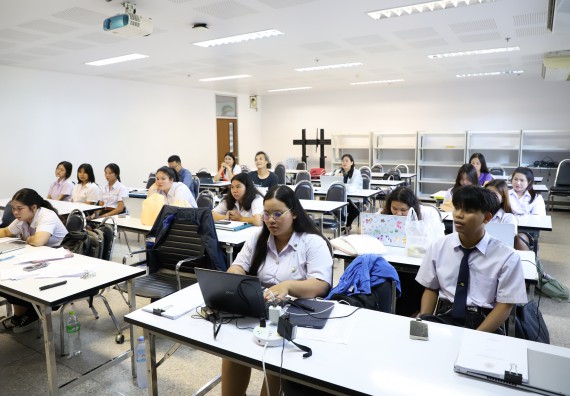 ภาพกิจกรรม  โปรแกรมวิชาเคมี คณะวิทยาศาสตร์และเทคโนโลยี ม.ราชภัฏกำแพงเพชร จัดกิจกรรมการสอบโครงการวิจัยทางเคมีแบบปากเปล่า (Oral Presentation)