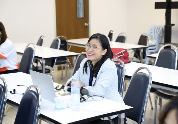 ภาพกิจกรรม  โปรแกรมวิชาเคมี คณะวิทยาศาสตร์และเทคโนโลยี ม.ราชภัฏกำแพงเพชร จัดกิจกรรมการสอบโครงการวิจัยทางเคมีแบบปากเปล่า (Oral Presentation)