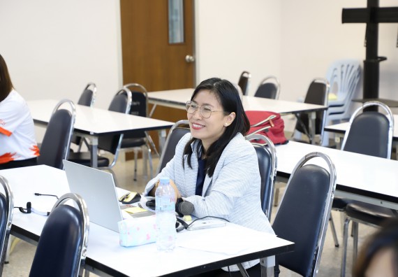 ภาพกิจกรรม  โปรแกรมวิชาเคมี คณะวิทยาศาสตร์และเทคโนโลยี ม.ราชภัฏกำแพงเพชร จัดกิจกรรมการสอบโครงการวิจัยทางเคมีแบบปากเปล่า (Oral Presentation)