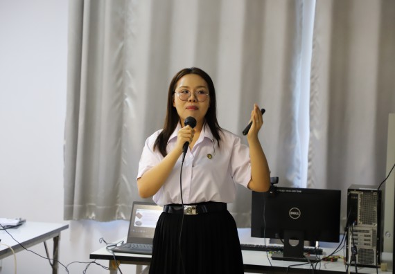 ภาพกิจกรรม  โปรแกรมวิชาเคมี คณะวิทยาศาสตร์และเทคโนโลยี ม.ราชภัฏกำแพงเพชร จัดกิจกรรมการสอบโครงการวิจัยทางเคมีแบบปากเปล่า (Oral Presentation)