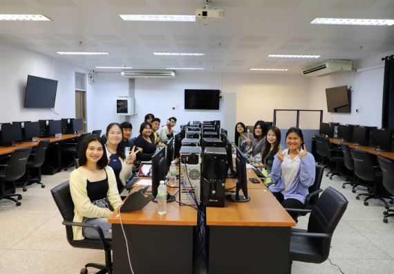 ภาพกิจกรรม  คณะวิทยาศาสตร์และเทคโนโลยี มหาวิทยาลัยราชภัฏกำแพงเพชร ได้จัดกิจกรรมการประชุมวิชาการออนไลน์ การนำเสนอผลงานและโครงงานทางวิชาการระดับชาติ ด้านวิทยาศาสตร์ คณิตศาสตร์และเทคโนโลยี