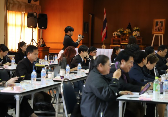 ภาพกิจกรรม  ผู้บริหารและอาจารย์คณะวิทยาศาสตร์และเทคโนโลยี เข้าร่วม กิจกรรมประชุมโครงการขับเคลื่อนโมเดลขจัดความยากจน THAPHUTSA MODEL