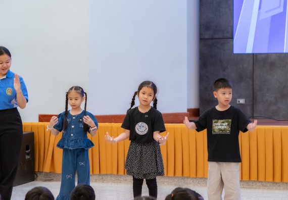 ภาพกิจกรรม  คณะวิทยาศาสตร์และเทคโนโลยี มหาวิทยาลัยราชภัฏกำแพงเพชร ร่วมกับโรงเรียนอนุบาลกำแพงเพชร ห้องเรียนพิเศษคณิตศาสตร์และวิทยาศาสตร์ (MSP) ได้กำหนดจัดกิจกรรมค่ายปฏิบัติการทางวิทยาศาสตร์ ตามโครงการฝึกทักษะเพื่อพัฒนาอัจฉริยภาพวิทยาศาสตร์ 