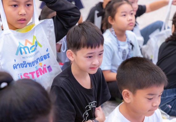 ภาพกิจกรรม  คณะวิทยาศาสตร์และเทคโนโลยี มหาวิทยาลัยราชภัฏกำแพงเพชร ร่วมกับโรงเรียนอนุบาลกำแพงเพชร ห้องเรียนพิเศษคณิตศาสตร์และวิทยาศาสตร์ (MSP) ได้กำหนดจัดกิจกรรมค่ายปฏิบัติการทางวิทยาศาสตร์ ตามโครงการฝึกทักษะเพื่อพัฒนาอัจฉริยภาพวิทยาศาสตร์ 