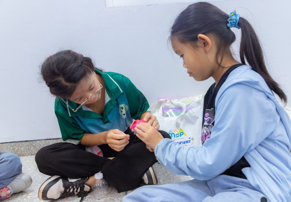 ภาพกิจกรรม  คณะวิทยาศาสตร์และเทคโนโลยี มหาวิทยาลัยราชภัฏกำแพงเพชร ร่วมกับโรงเรียนอนุบาลกำแพงเพชร ห้องเรียนพิเศษคณิตศาสตร์และวิทยาศาสตร์ (MSP) ได้กำหนดจัดกิจกรรมค่ายปฏิบัติการทางวิทยาศาสตร์ ตามโครงการฝึกทักษะเพื่อพัฒนาอัจฉริยภาพวิทยาศาสตร์ 