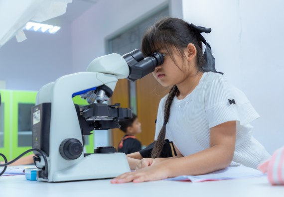 ภาพกิจกรรม  คณะวิทยาศาสตร์และเทคโนโลยี มหาวิทยาลัยราชภัฏกำแพงเพชร ร่วมกับโรงเรียนอนุบาลกำแพงเพชร ห้องเรียนพิเศษคณิตศาสตร์และวิทยาศาสตร์ (MSP) ได้กำหนดจัดกิจกรรมค่ายปฏิบัติการทางวิทยาศาสตร์ ตามโครงการฝึกทักษะเพื่อพัฒนาอัจฉริยภาพวิทยาศาสตร์ 