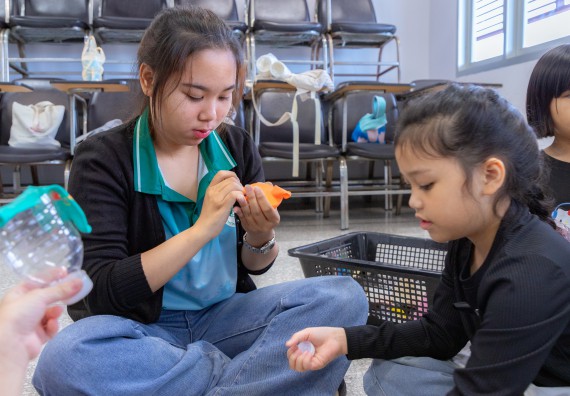 ภาพกิจกรรม  คณะวิทยาศาสตร์และเทคโนโลยี มหาวิทยาลัยราชภัฏกำแพงเพชร ร่วมกับโรงเรียนอนุบาลกำแพงเพชร ห้องเรียนพิเศษคณิตศาสตร์และวิทยาศาสตร์ (MSP) ได้กำหนดจัดกิจกรรมค่ายปฏิบัติการทางวิทยาศาสตร์ ตามโครงการฝึกทักษะเพื่อพัฒนาอัจฉริยภาพวิทยาศาสตร์ 