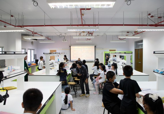 ภาพกิจกรรม  คณะวิทยาศาสตร์และเทคโนโลยี มหาวิทยาลัยราชภัฏกำแพงเพชร ร่วมกับโรงเรียนอนุบาลกำแพงเพชร ห้องเรียนพิเศษคณิตศาสตร์และวิทยาศาสตร์ (MSP) ได้กำหนดจัดกิจกรรมค่ายปฏิบัติการทางวิทยาศาสตร์ ตามโครงการฝึกทักษะเพื่อพัฒนาอัจฉริยภาพวิทยาศาสตร์ 