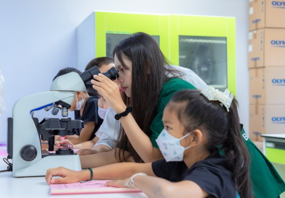 ภาพกิจกรรม  คณะวิทยาศาสตร์และเทคโนโลยี มหาวิทยาลัยราชภัฏกำแพงเพชร ร่วมกับโรงเรียนอนุบาลกำแพงเพชร ห้องเรียนพิเศษคณิตศาสตร์และวิทยาศาสตร์ (MSP) ได้กำหนดจัดกิจกรรมค่ายปฏิบัติการทางวิทยาศาสตร์ ตามโครงการฝึกทักษะเพื่อพัฒนาอัจฉริยภาพวิทยาศาสตร์ 