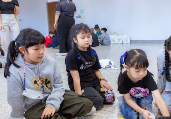 ภาพกิจกรรม  คณะวิทยาศาสตร์และเทคโนโลยี มหาวิทยาลัยราชภัฏกำแพงเพชร ร่วมกับโรงเรียนอนุบาลกำแพงเพชร ห้องเรียนพิเศษคณิตศาสตร์และวิทยาศาสตร์ (MSP) ได้กำหนดจัดกิจกรรมค่ายปฏิบัติการทางวิทยาศาสตร์ ตามโครงการฝึกทักษะเพื่อพัฒนาอัจฉริยภาพวิทยาศาสตร์ 