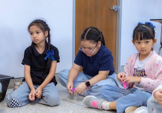 ภาพกิจกรรม  คณะวิทยาศาสตร์และเทคโนโลยี มหาวิทยาลัยราชภัฏกำแพงเพชร ร่วมกับโรงเรียนอนุบาลกำแพงเพชร ห้องเรียนพิเศษคณิตศาสตร์และวิทยาศาสตร์ (MSP) ได้กำหนดจัดกิจกรรมค่ายปฏิบัติการทางวิทยาศาสตร์ ตามโครงการฝึกทักษะเพื่อพัฒนาอัจฉริยภาพวิทยาศาสตร์ 