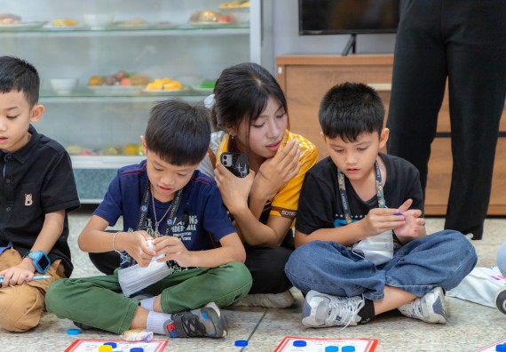 ภาพกิจกรรม  คณะวิทยาศาสตร์และเทคโนโลยี มหาวิทยาลัยราชภัฏกำแพงเพชร ร่วมกับโรงเรียนอนุบาลกำแพงเพชร ห้องเรียนพิเศษคณิตศาสตร์และวิทยาศาสตร์ (MSP) ได้กำหนดจัดกิจกรรมค่ายปฏิบัติการทางวิทยาศาสตร์ ตามโครงการฝึกทักษะเพื่อพัฒนาอัจฉริยภาพวิทยาศาสตร์ 